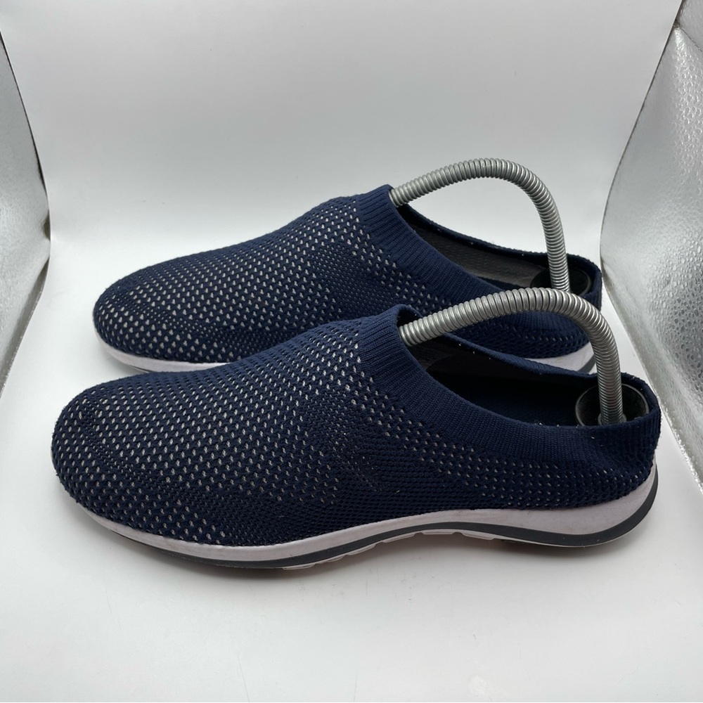 L.L Bean Summer mesh women’s blue slip on sneakers size 8.5